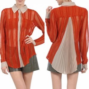 B28❤️NEW! Gorgeous Areve’ HANDMADE lace blouse in bright red w/pleat cream back